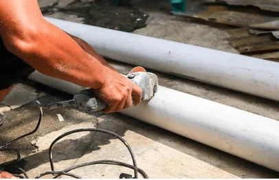 asian workers use electric circular 260nw 2612165357